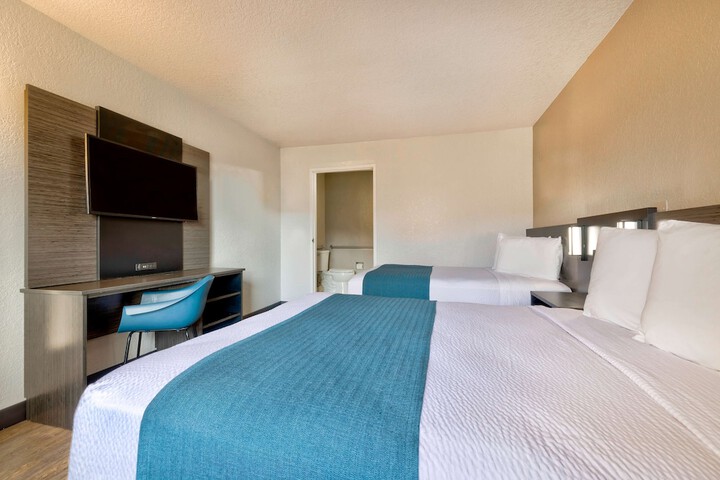 Room 12 of 25