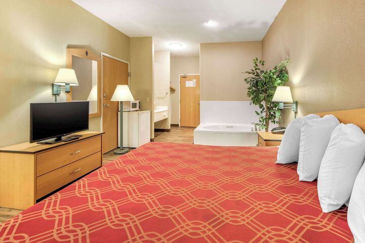 Room 18 of 18