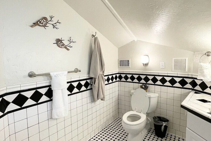 Room 85 of 150