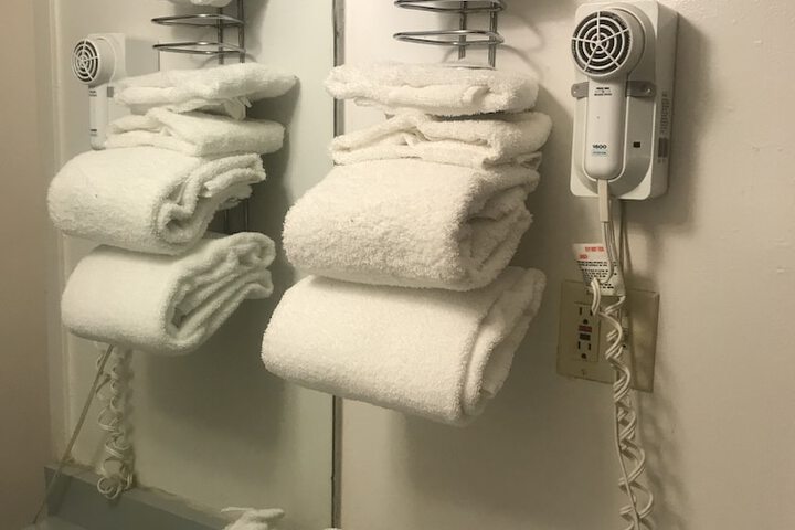 Travelers Inn & Suites