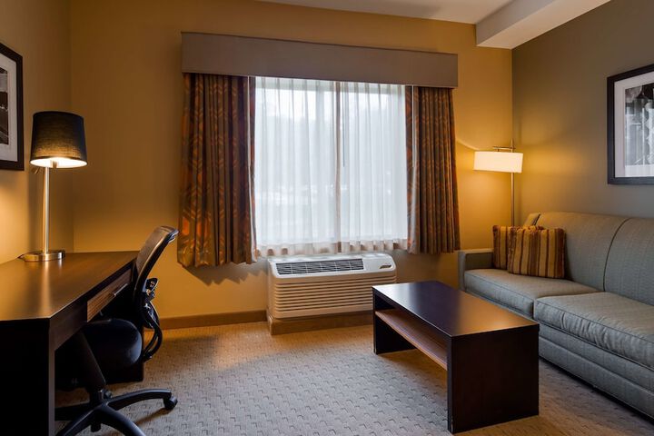Room 6 of 22