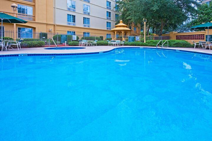 Pool 6 of 30