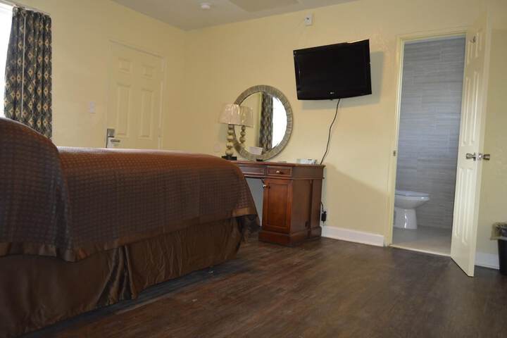 Room 14 of 21