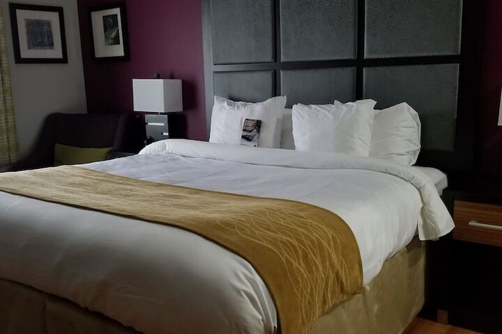 Room 18 of 28