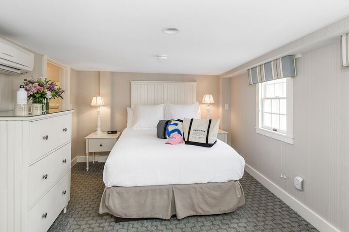 Room 32 of 44