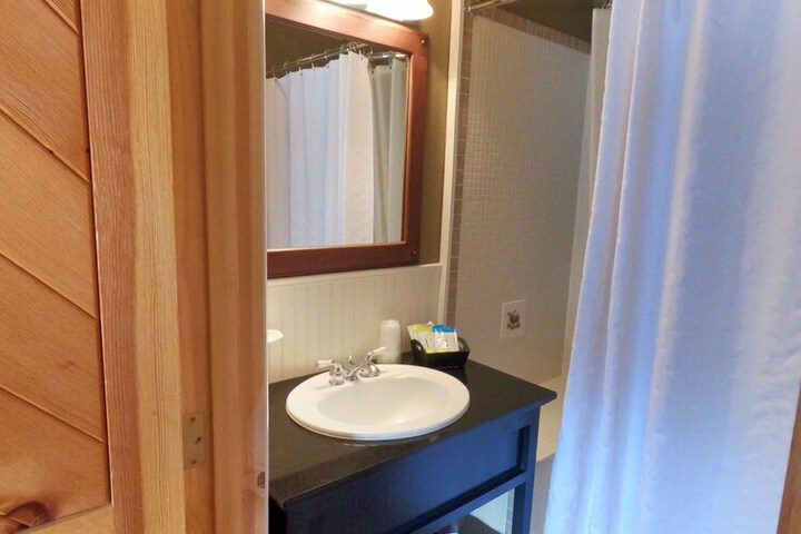 Room 10 of 14