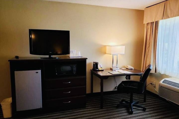 Quality Inn & Suites Vancouver - Hazel Dell