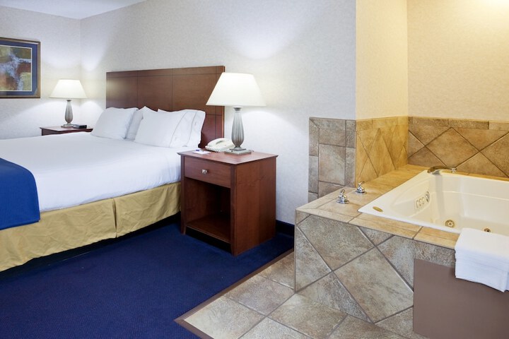 Room 21 of 37