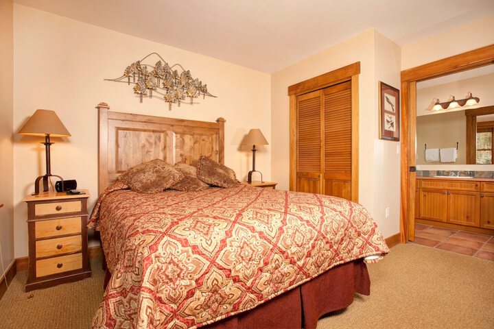 Room 10 of 30