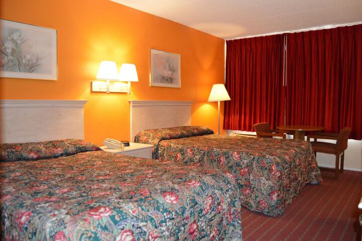 Travelers Inn