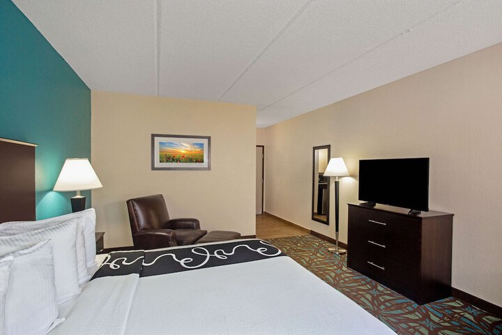 Room 11 of 36