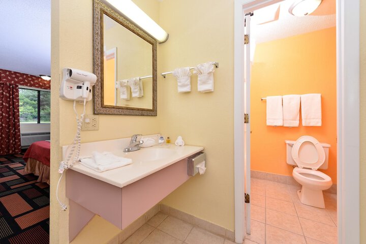 Room 15 of 15