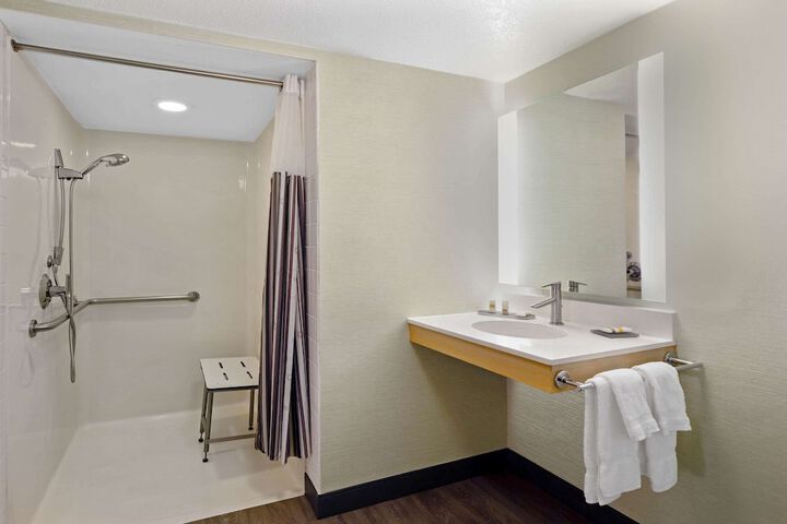 Room 19 of 32