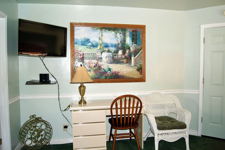 Room 10 of 65
