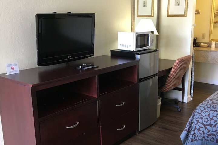 Room 17 of 23