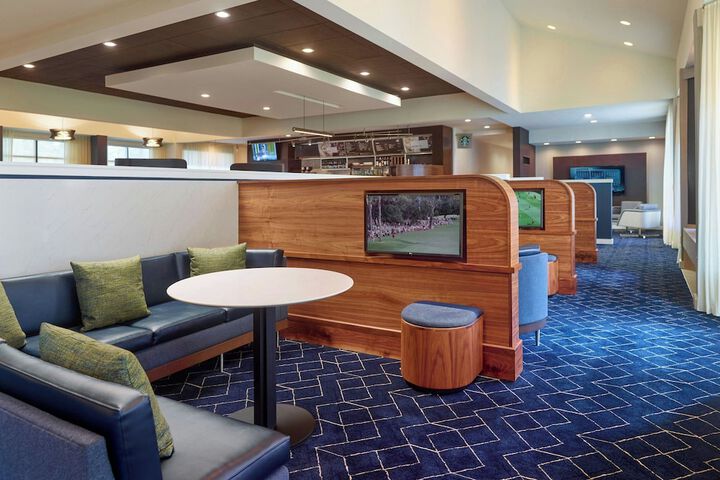 Courtyard by Marriott Atlanta Airport South / Sullivan Road