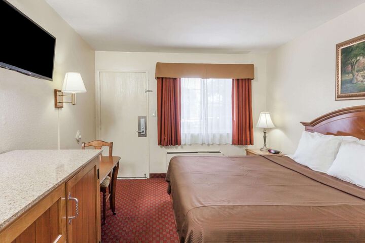 Room 11 of 46