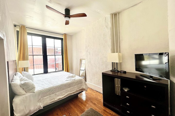 Room 7 of 14