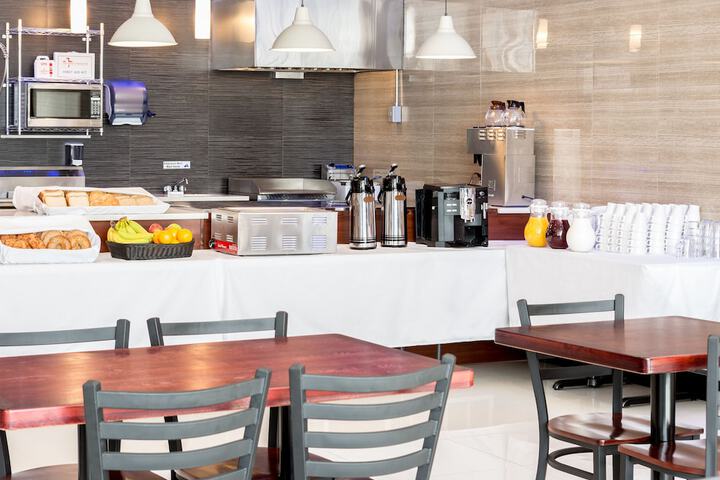Breakfast/Coffee Service 25 of 38