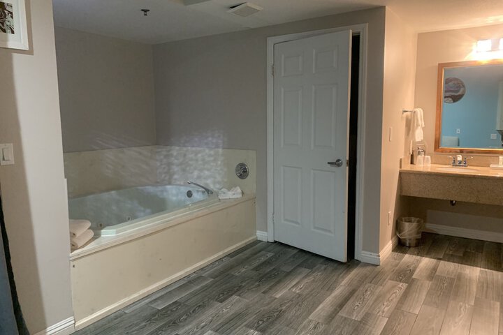 Room 6 of 29