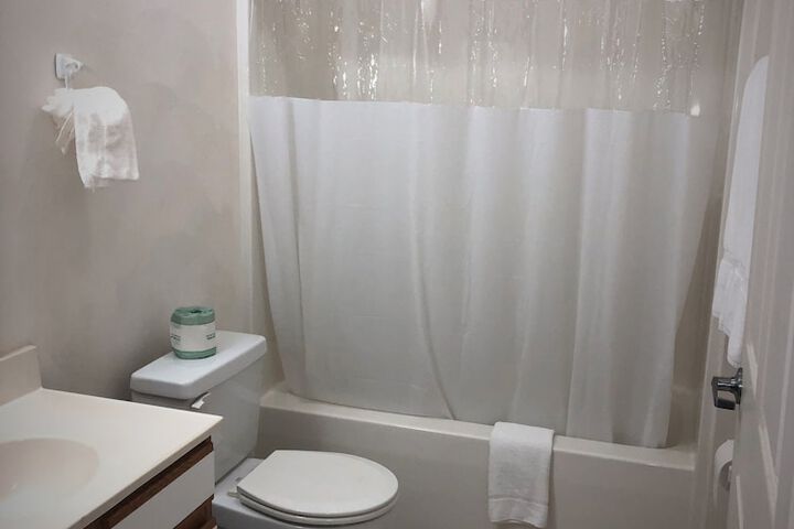 Room 42 of 49