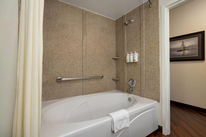 La Quinta Inn & Suites by Wyndham Memphis Wolfchase