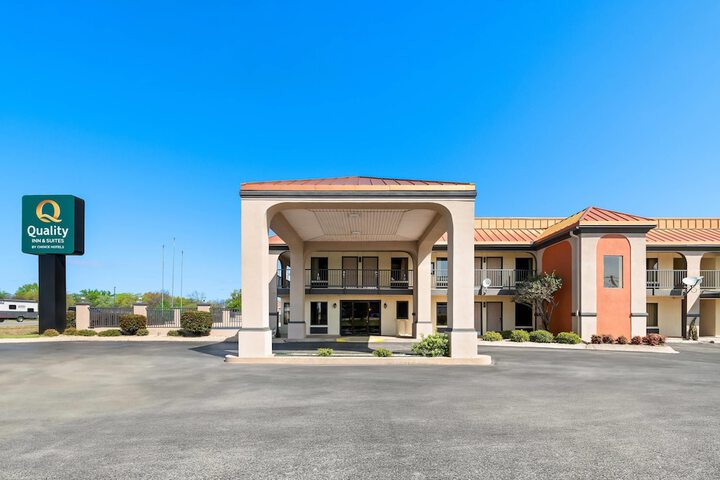 Quality Inn & Suites Dumas