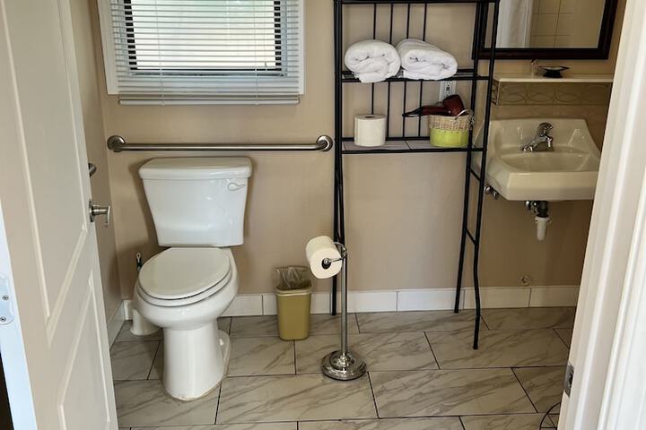 Room 25 of 51