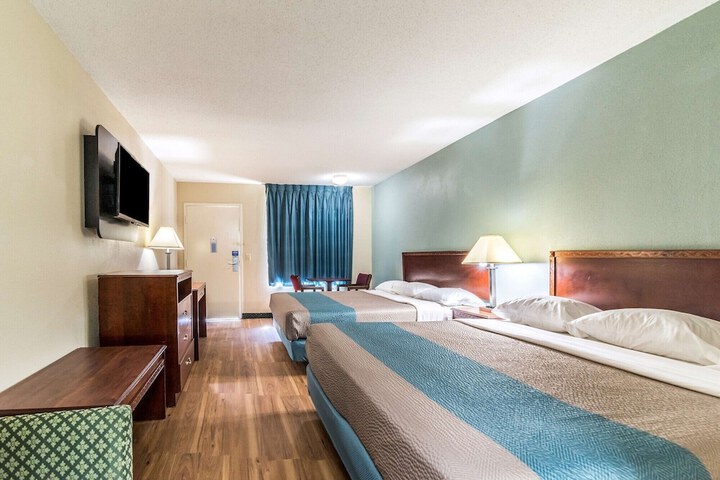 Motel 6 Kenly NC