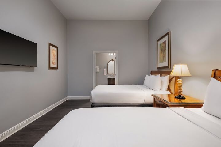 Room 14 of 28