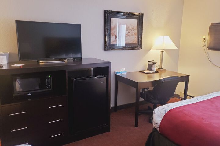 Blackstone Lodge & Suites