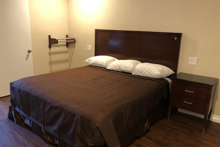 Room 30 of 51