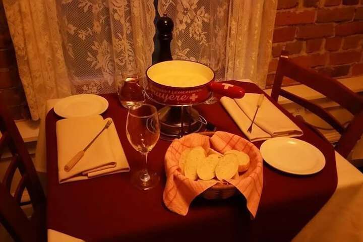 Dining 13 of 16