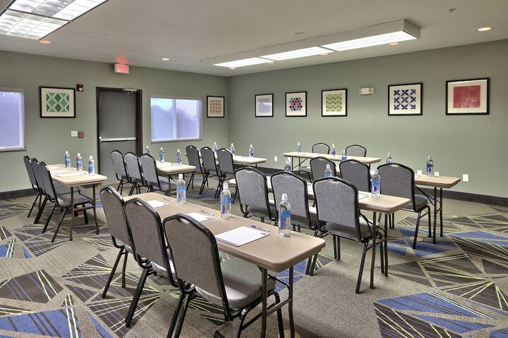 Holiday Express & Suites Portales by IHG