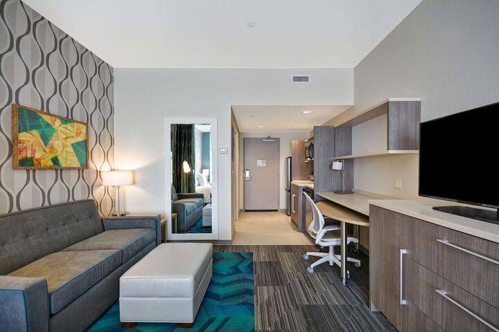 Room 25 of 41