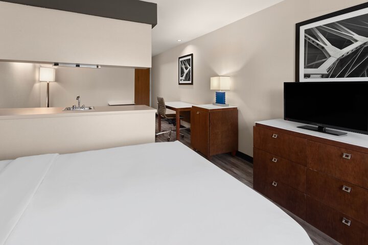 Room 26 of 43