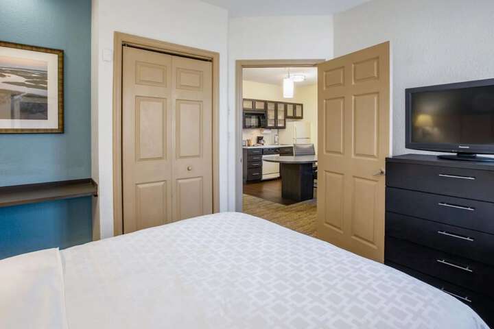 Room 28 of 34