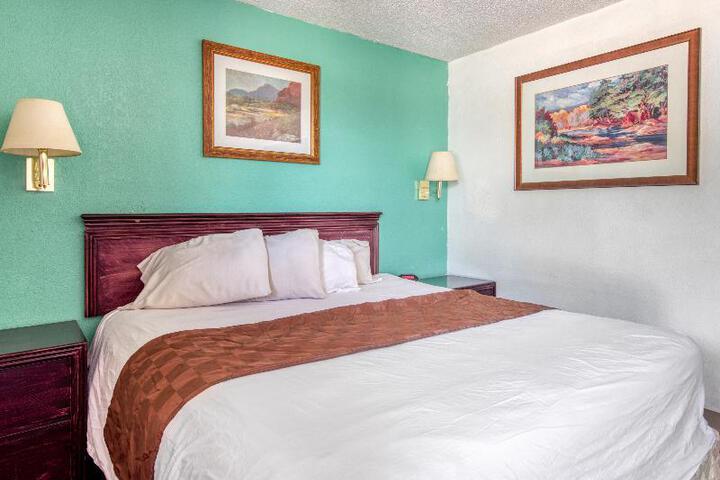 OYO HOTEL GLOBE MIAMI AZ - HIGHWAY 60