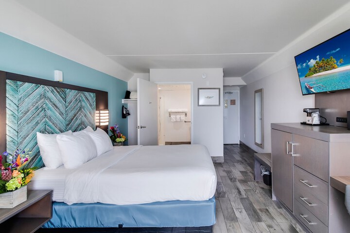 Room 11 of 26