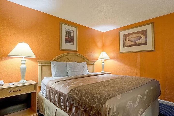 Room 10 of 26