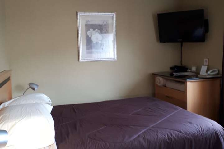 Room 37 of 62