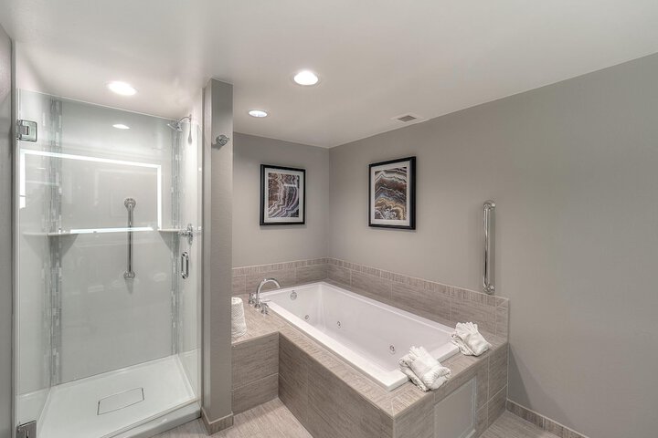 DoubleTree by Hilton Hotel Bloomington