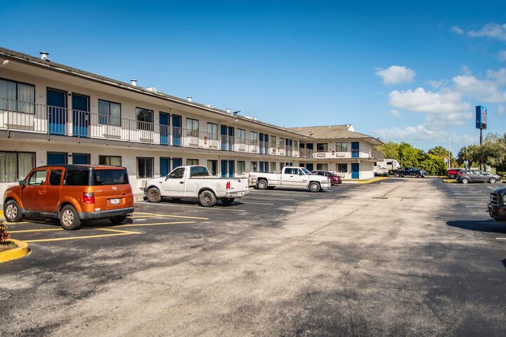 Hotel 6 of 45