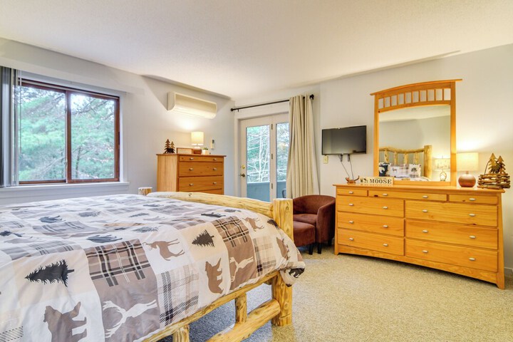 Cozy Bartlett Condo w / Deck & Resort Amenities!