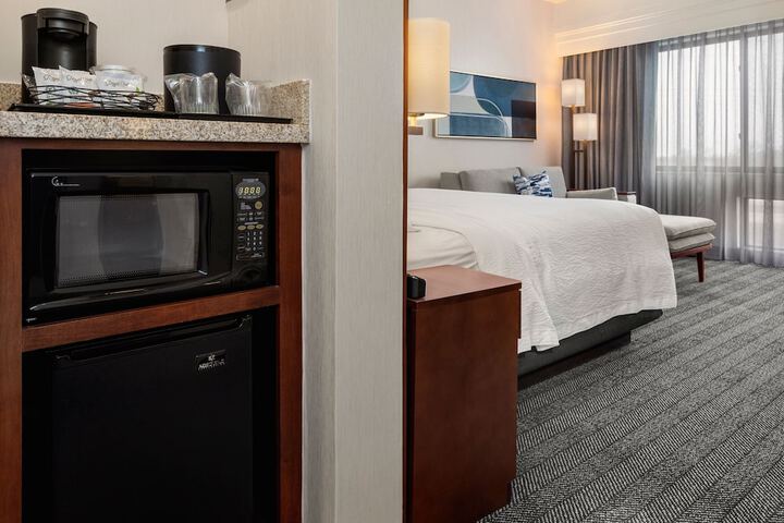 Room 51 of 106