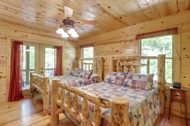 Private Ellijay Cabin w / Hot Tub & Amenities!