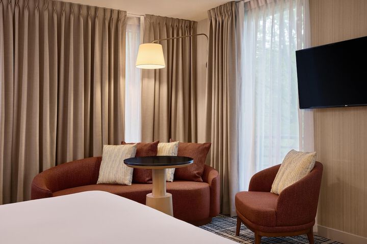 DoubleTree by Hilton North Vancouver