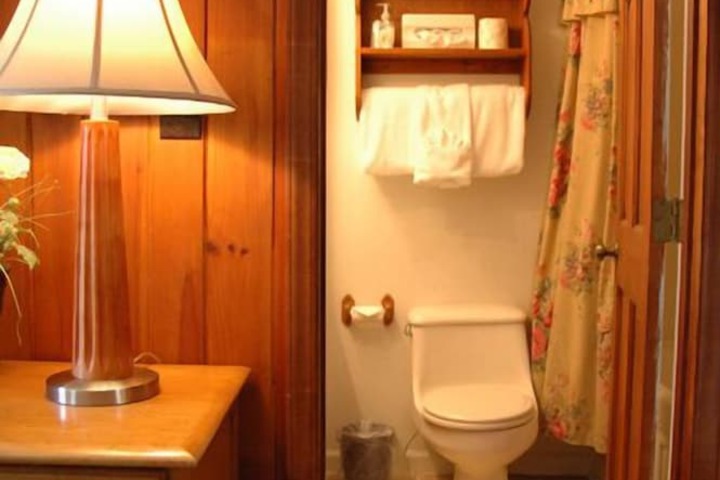 Room 141 of 191
