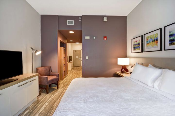 Room 32 of 68