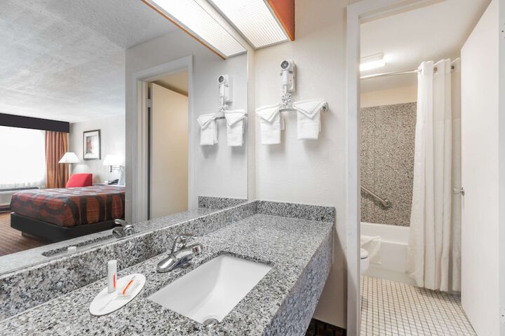 Days Inn by Wyndham Pearl / Jackson Airport